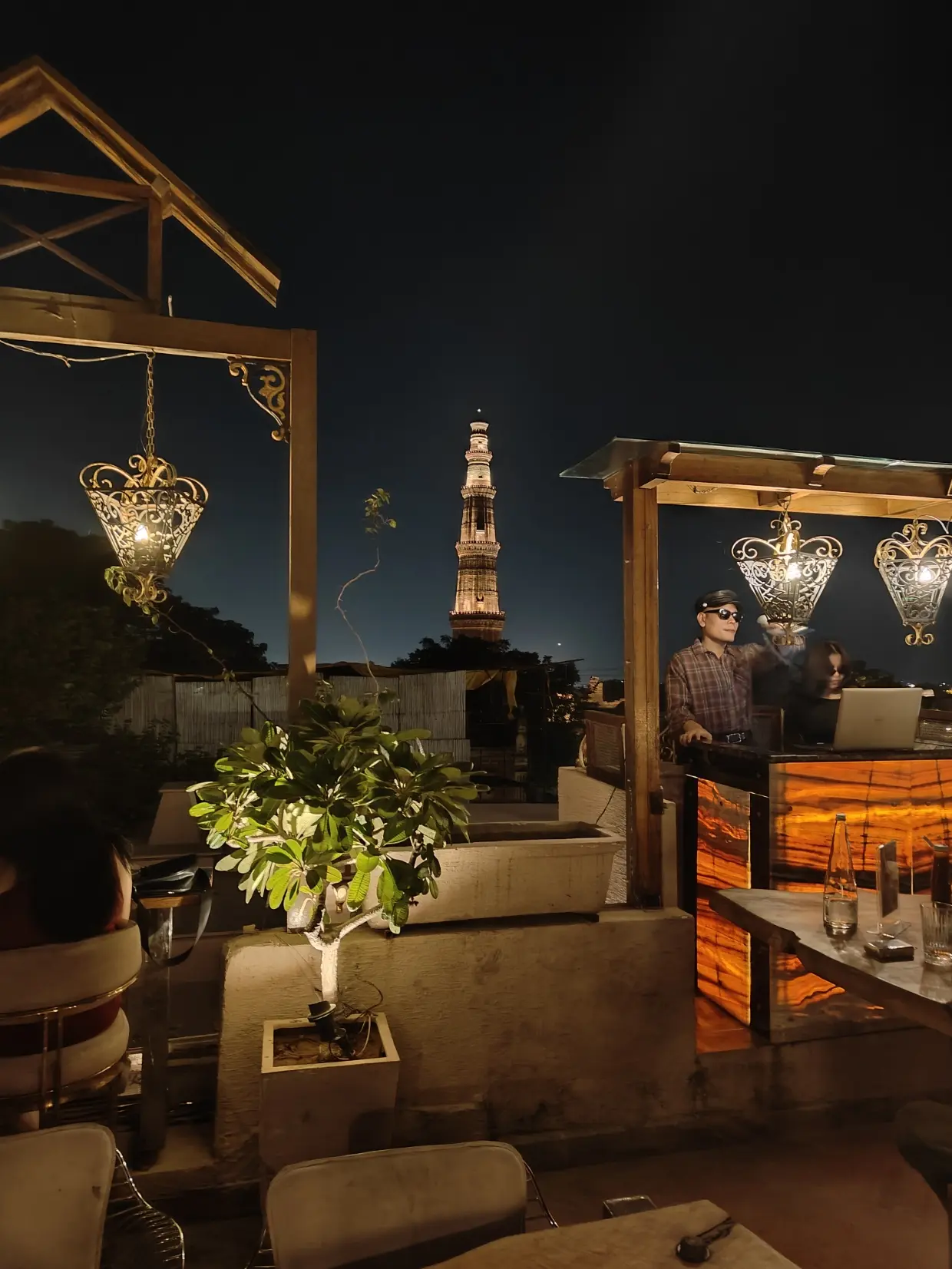 qutub-minar-backdrop