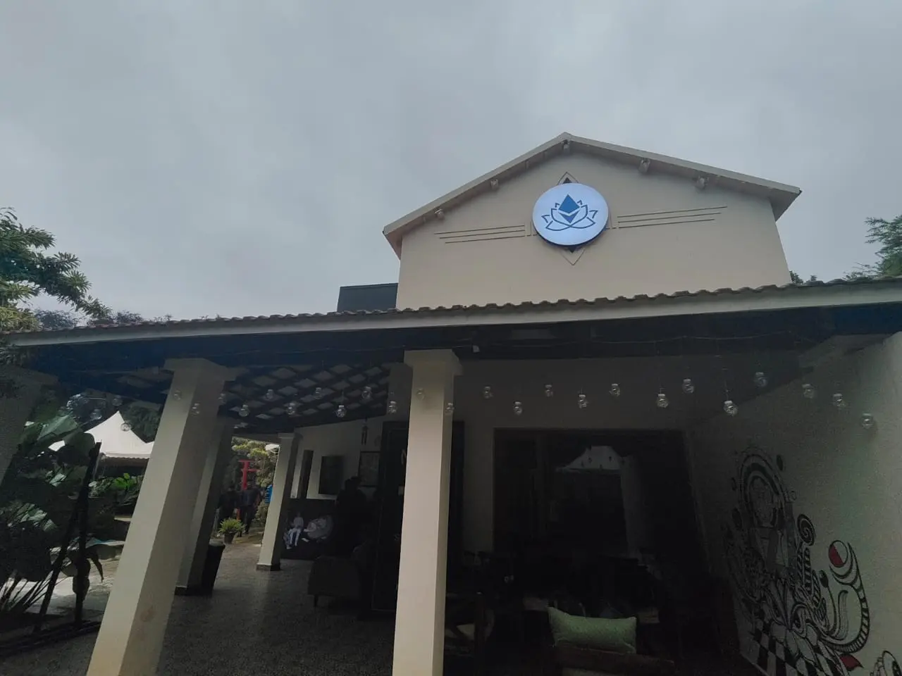 villa-with-logo