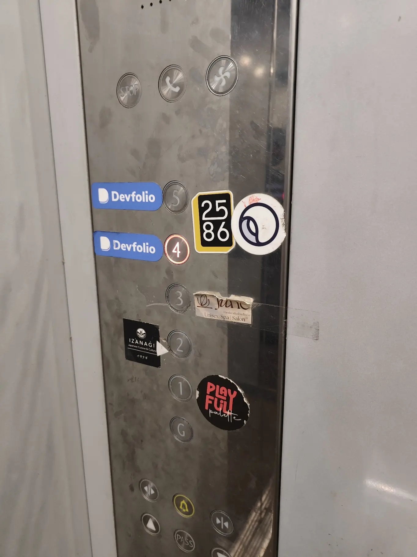 lift-with-stickers